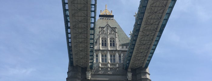 Tower Bridge is one of Lieux qui ont plu à Athelia.
