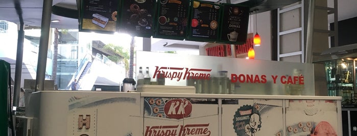 Krispy Kreme is one of Tempat yang Disukai Chris.