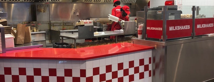 Five Guys is one of Southfield Lunch.