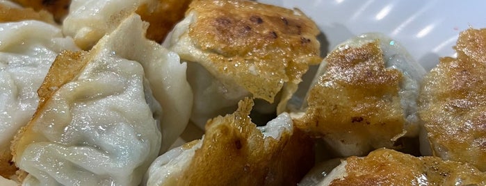 ShangHai La Mian Xiao Long Bao 上海拉面小茏包 is one of Singapore favourites.