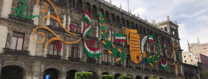 El Zócalo is one of Mexico City.