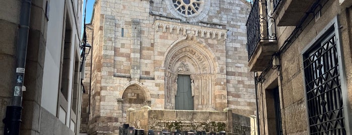 Igrexa de Santiago is one of Coruña.