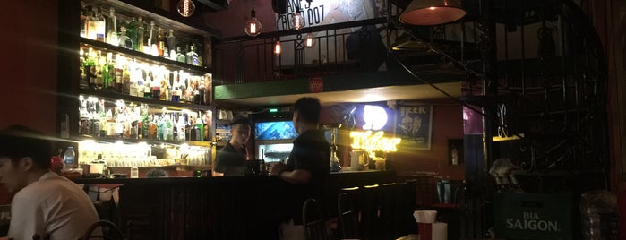 Tet Bar is one of clubbing hanoi.