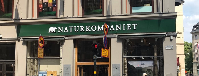 Naturkompaniet is one of Tempat yang Disukai Henrik.