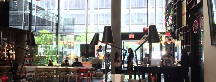 citizenM Hotel New York Times Square is one of Posti che sono piaciuti a Andrew.