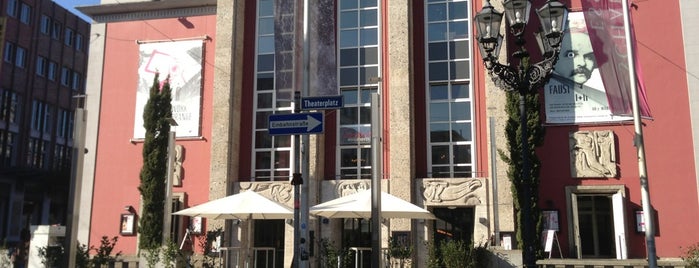 Theaterplatz is one of Alexander'in Beğendiği Mekanlar.