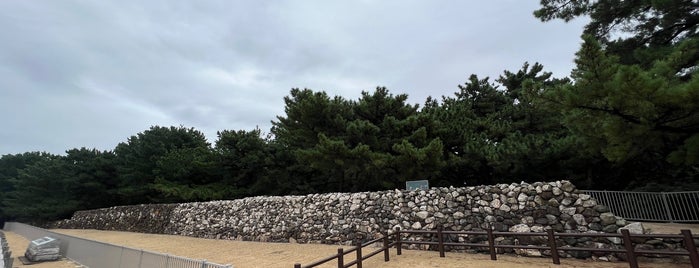 Ikinomatsubara Stone Fortifications is one of Vallyri'nin Beğendiği Mekanlar.