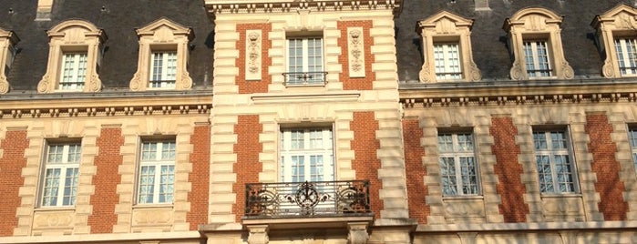 Lycée Pasteur is one of Education.