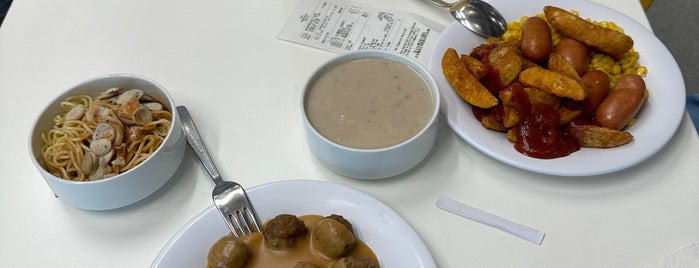 IKEA Restaurant is one of Kevinさんのお気に入りスポット.