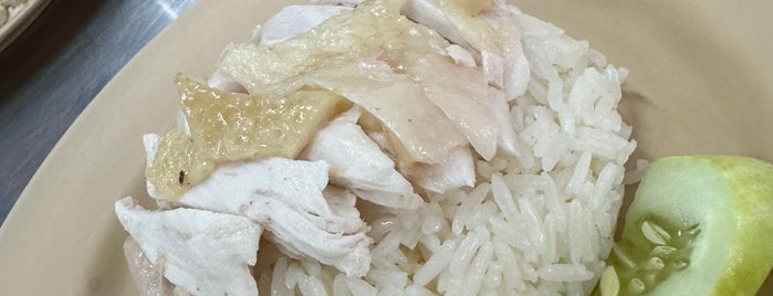 Go-Ang Pratunam Chicken Rice, Pratunam 2 Branch is one of Bangkok.