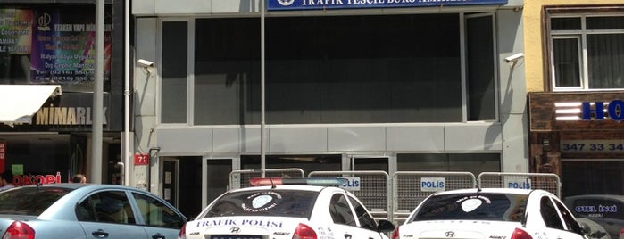 Kadıköy İlçe Emniyet Trafik Tescil Bürosu is one of สถานที่ที่ NlysNotes ถูกใจ.