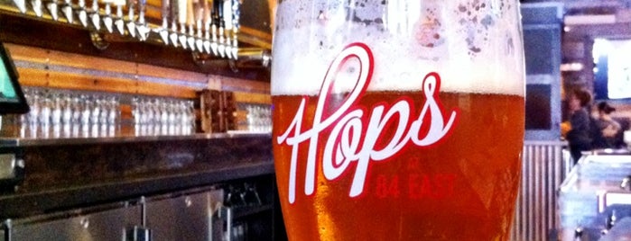 Hops at 84 East is one of Lugares favoritos de Dick.