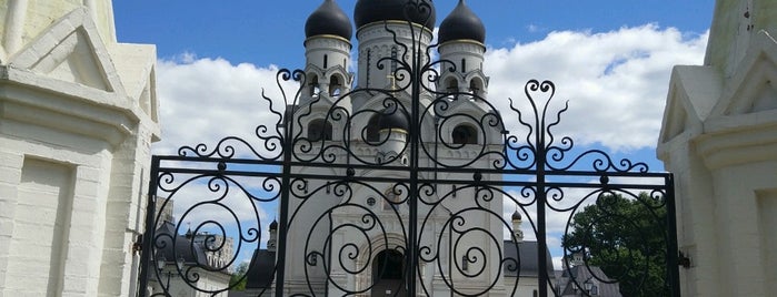 Храм преподобного Серафима Саровского в Раеве is one of Москва, где была 3.