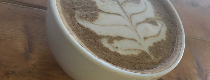 Symmetry Coffee & Crepes is one of สถานที่ที่บันทึกไว้ของ Stephanie.