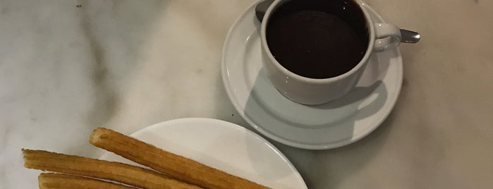 Chocolatería San Ginés is one of Luisaさんのお気に入りスポット.