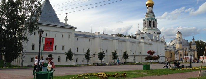 Вологодский кремль is one of 100 чудес России.
