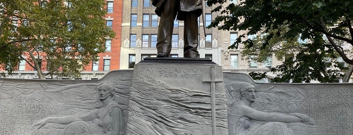 Admiral David Glasgow Farragut is one of Monuments.