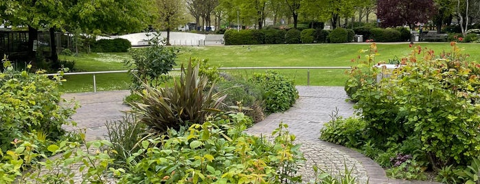Bernie Spain Gardens is one of London.