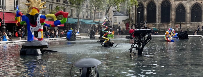 Fontaine Stravinsky is one of Paris x 2.