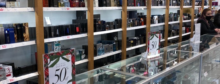 Perfumania Outlet is one of Evil : понравившиеся места.