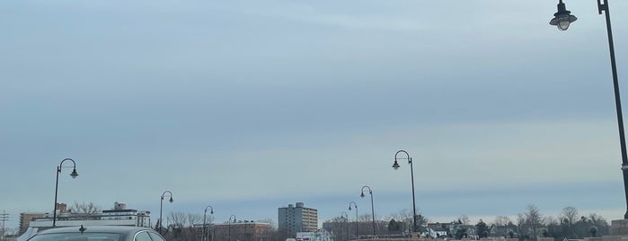 Red Bank Bridge is one of Places.