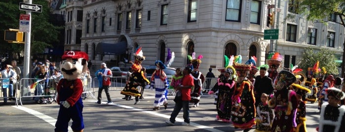 Hispanic Day Parade is one of Tempat yang Disimpan Edgardo.