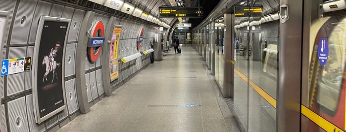 Westminster London Underground Station is one of Terminais!.