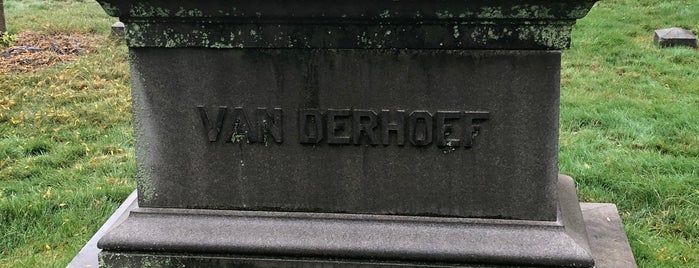 Grave of Wyckoff Van Derhoef is one of Posti salvati di Kimmie.