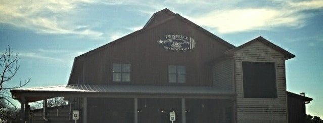 Twisted X Brewing Company is one of Lugares favoritos de Josh.