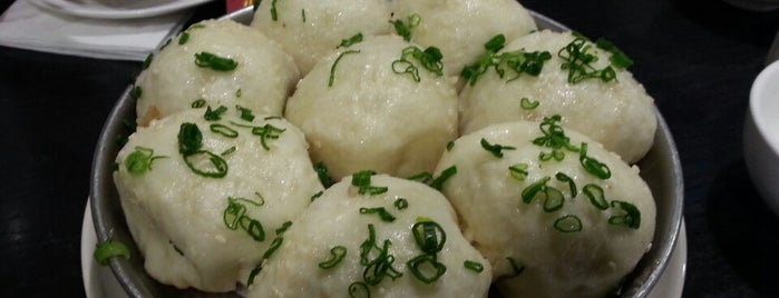 Shanghai Dumpling is one of Tempat yang Disukai Pat.