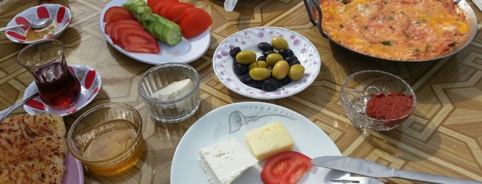 Ayşe Abla'nın Yeri is one of Kahvaltı Mekanları.