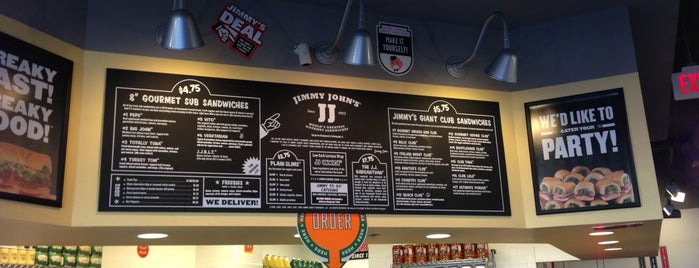 Jimmy John's is one of Lugares favoritos de Dustin.