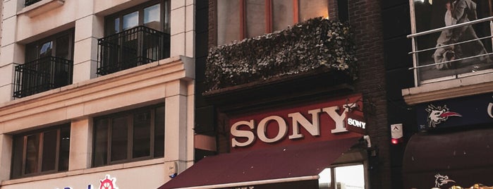 Sony Konsept Mağazası is one of Tempat yang Disukai Onur.