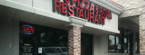 Tony's Pizza & Pasta is one of Locais salvos de Jeff.