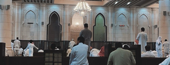 Ghadah Alibrahim Mosque is one of Riyad 2.