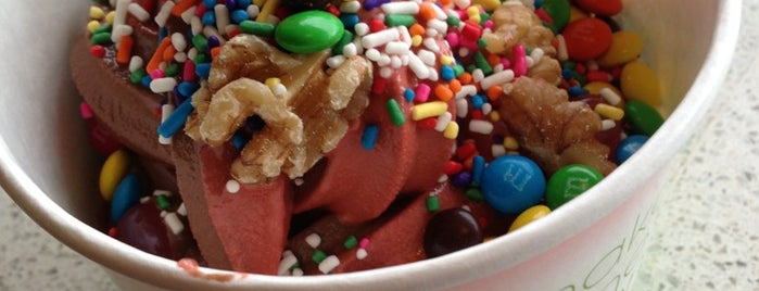 Berri Yummi Frozen Yogurt is one of Joe 님이 저장한 장소.