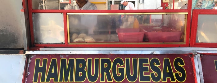 Hamburguesas al Carbón is one of Franciscoさんのお気に入りスポット.