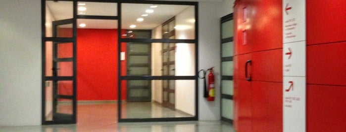 UPF Barcelona School of Management is one of สถานที่ที่ Carlos ถูกใจ.