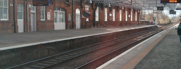 Paisley Gilmour Street Railway Station (PYG) is one of สถานที่ที่ Asa ถูกใจ.