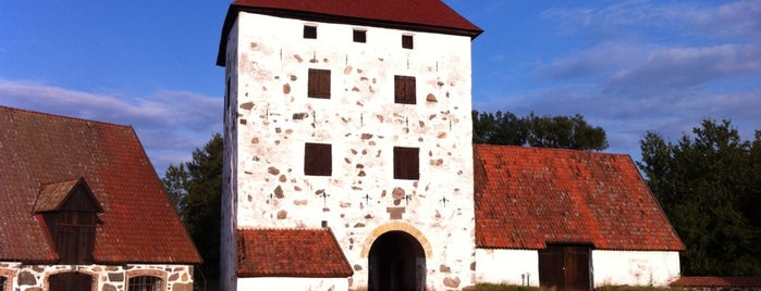 Schloss Hovdala is one of Swedish Sites.