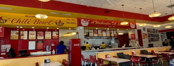 Ben's Chili Bowl is one of Lugares guardados de Ivonna.
