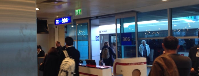 Gate 306 is one of İstanbul Atatürk Airport.