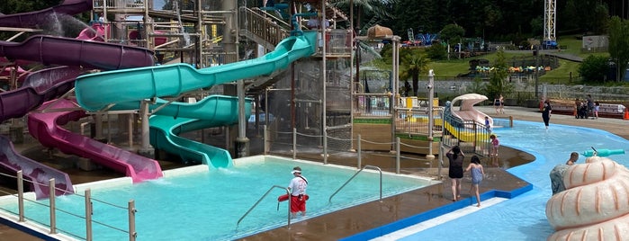 Wild Waves Theme & Water Park is one of My Saved Places.