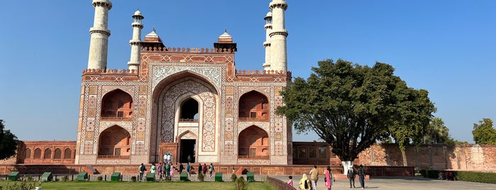 Tomb of Akbar the Great is one of India 🇮🇳.