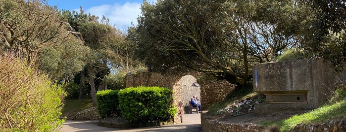 Connaught Gardens is one of Devon.