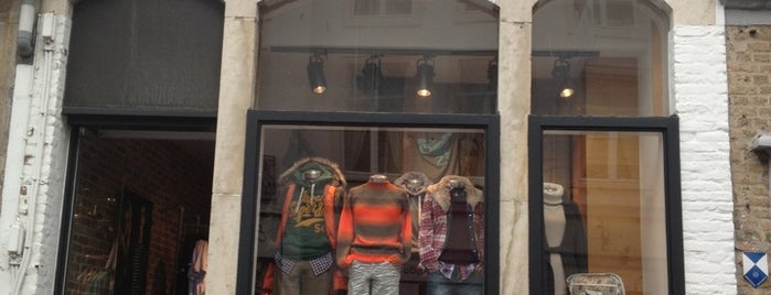 Superdry Store is one of SHOPPING HOTSPOTS BRUGGE.