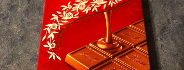 Lindt Outlet is one of 2013 to-go list!.