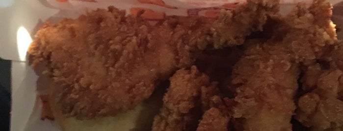 Popeyes Louisiana Kitchen is one of Miaさんのお気に入りスポット.