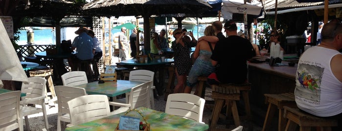 Schooner Wharf Bar is one of Locais curtidos por Nash.