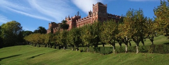 Fundación Comillas is one of Lugares favoritos de Juan Gabriel.